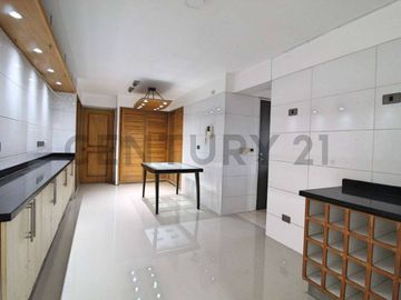 DEPARTAMENTO EN VENTA, 6 DORMITORIOS, LAS CONDES
