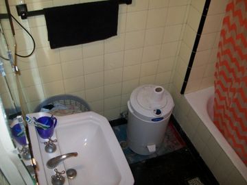 AMPLIO DEPTO 2DO PISO POR ESCALERA AL CONTRAFRENTE 40 M2 MUCHO SOL