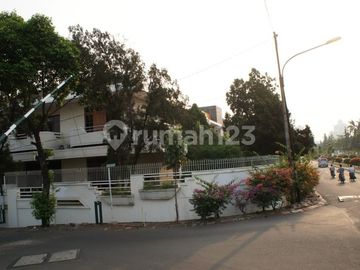Jarang Banget! Rumah Besar di Boulevard Puri Indah Disewakan!
