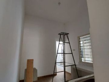 Rumah Manyar Jaya STRATEGIS, BAGUS
