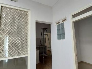 Rumah Manyar Jaya STRATEGIS, BAGUS