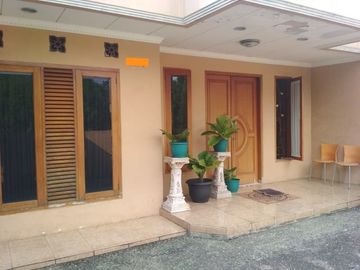 RUMAH DI PERUMAHAN METRO PERMATA TANGERANG