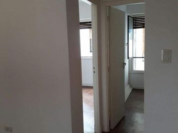 SE VENDE EN CAPITAL 3 AMBIENTES sobre Av CABILDO
