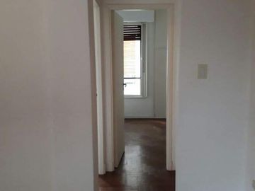 SE VENDE EN CAPITAL 3 AMBIENTES sobre Av CABILDO