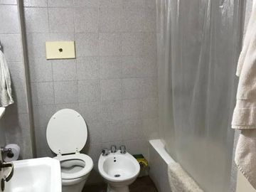 SE VENDE EN CAPITAL 3 AMBIENTES sobre Av CABILDO