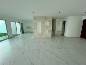 Casa en Lomas de Juriquilla con Roof Garden J2