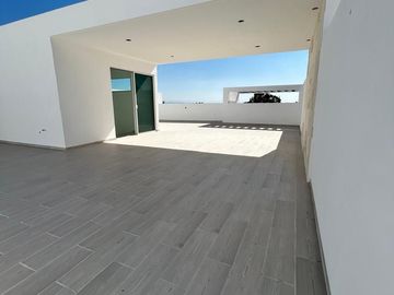 Casa en Lomas de Juriquilla con Roof Garden J2