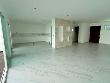 Casa en Lomas de Juriquilla con Roof Garden J2