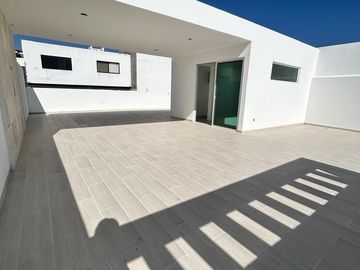 Casa en Lomas de Juriquilla con Roof Garden J2