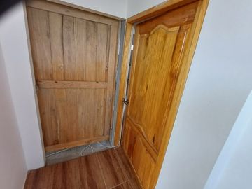 Puerto Lopez: Se Vende Casa Cerca del Mar y en Zona Rural en Puerto Lopez