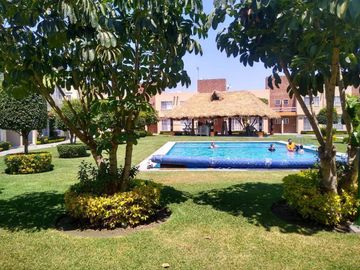 Casa en venta en condominio Los Sauces