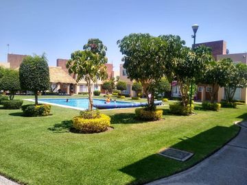 Casa en venta en condominio Los Sauces