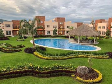 Casa en venta en condominio Los Sauces