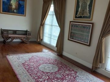 Rumah Di Bintaro, Mewah 2Lt, Pool, Semi Furn, Pesanggrahan