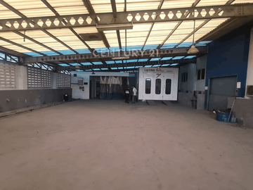 Dijual Gedung Show Room InClude Bengkel Di Depok