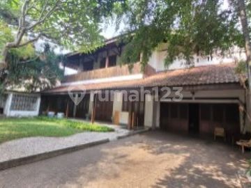 Rumah Megah Jalàn 2 Jalur Dekat Jalur Lrt Ke Manggarai Rumah