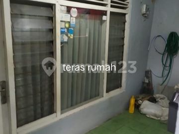 Rumah Asri 1,5 Lantai Siap Huni Lokasi Strategis di Gandaria, Jakarta Selatan