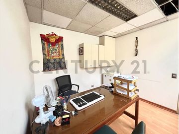 VENTA PROPIEDAD 2 PISOS STGO. BARRIO REPUBLICA