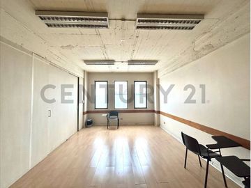 VENTA PROPIEDAD 2 PISOS STGO. BARRIO REPUBLICA
