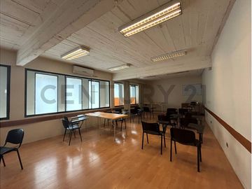 VENTA PROPIEDAD 2 PISOS STGO. BARRIO REPUBLICA
