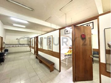 VENTA PROPIEDAD 2 PISOS STGO. BARRIO REPUBLICA
