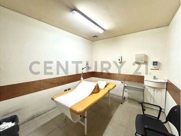 VENTA PROPIEDAD 2 PISOS STGO. BARRIO REPUBLICA