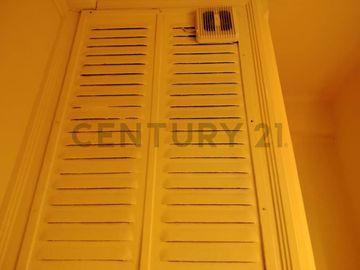 Se vende oficina en Santiago Centro.