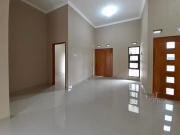 Rumah baru siap huni di timur kampus UII