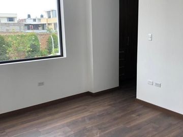 IBARRA, ECUADOR, VENDO MODERNA CASA POR ESTRENAR