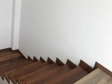 IBARRA, ECUADOR, VENDO MODERNA CASA POR ESTRENAR