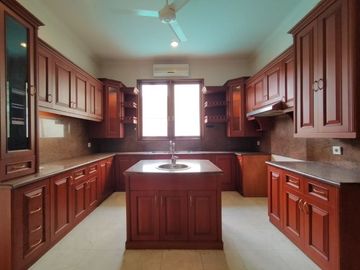 Dijual Rumah Mewah di Kemang Kondisi Siap Huni
