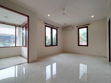 Dijual Rumah Mewah di Kemang Kondisi Siap Huni
