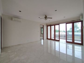 Dijual Rumah Mewah di Kemang Kondisi Siap Huni
