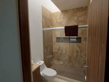 Casa en Venta en Pedregal de Schoenstatt, Recamara en PB, T.130 m2, C.190 m2