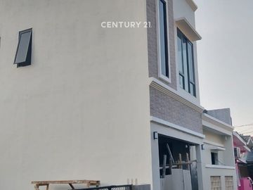 Dijual Rumah Baru 2 Lantai Non Cluster  Di Munjul Cipayung Jakart