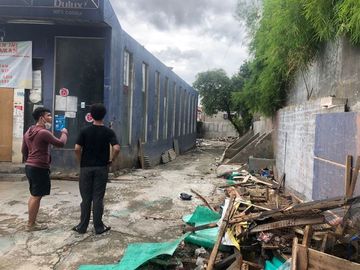 DISEWAKAN RUMAH USAHA EX TOKO CAT DI JL.PETOGOGAN KEBAYOREAN BARU JAKARTA SELATAN