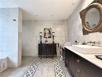 Casa en arriendo de 6 dorm. en Lo Barnechea