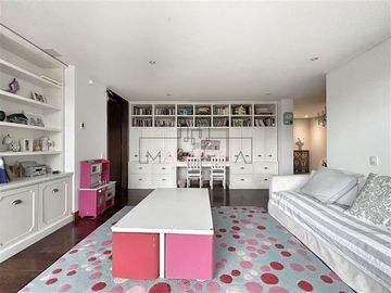 Casa en arriendo de 6 dorm. en Lo Barnechea