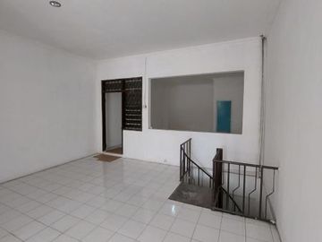 Ruko 3 lantai siap pakai di depan mall cinere