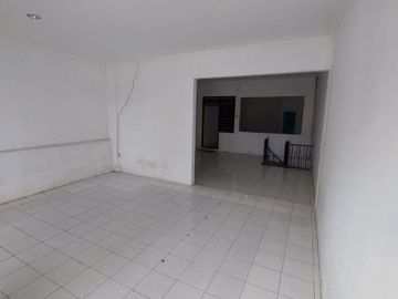 Ruko 3 lantai siap pakai di depan mall cinere