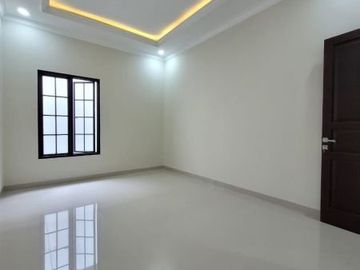 Rumah mewah siap huni bebas banjir di cempaka putih akses baik