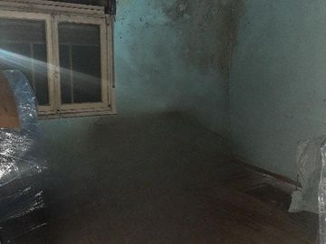 PALOMAR - VENTA DE CASA A RECICLAR SOBRE LOTE DE 10X 44