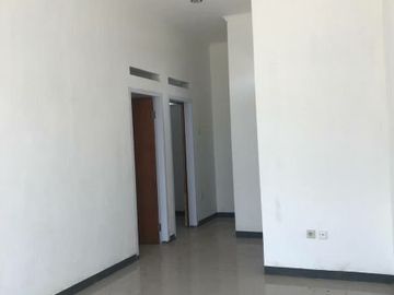 Di jual rumah murah lok strategis dp ringan