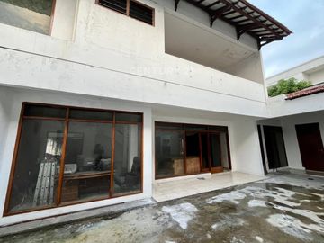 Dijual Rumah Besar Di Kawasan Elite Dharmawangsa
