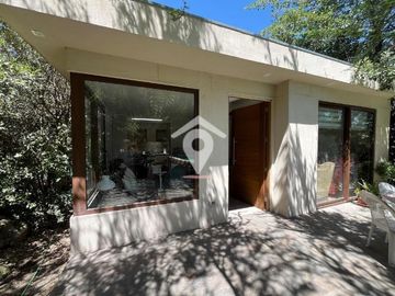 Casa en venta de 7 dorm.mas departamento, Piedra roja,Colina