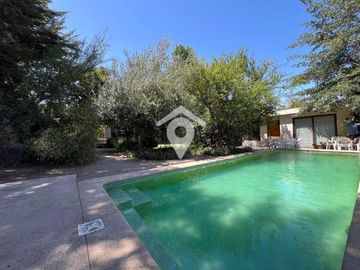 Casa en venta de 7 dorm.mas departamento, Piedra roja,Colina