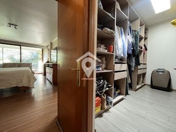 Casa en venta de 7 dorm.mas departamento, Piedra roja,Colina