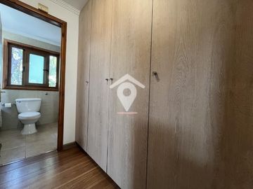 Casa en venta de 7 dorm.mas departamento, Piedra roja,Colina