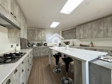 Casa en venta de 7 dorm.mas departamento, Piedra roja,Colina