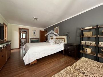 Casa en venta de 7 dorm.mas departamento, Piedra roja,Colina